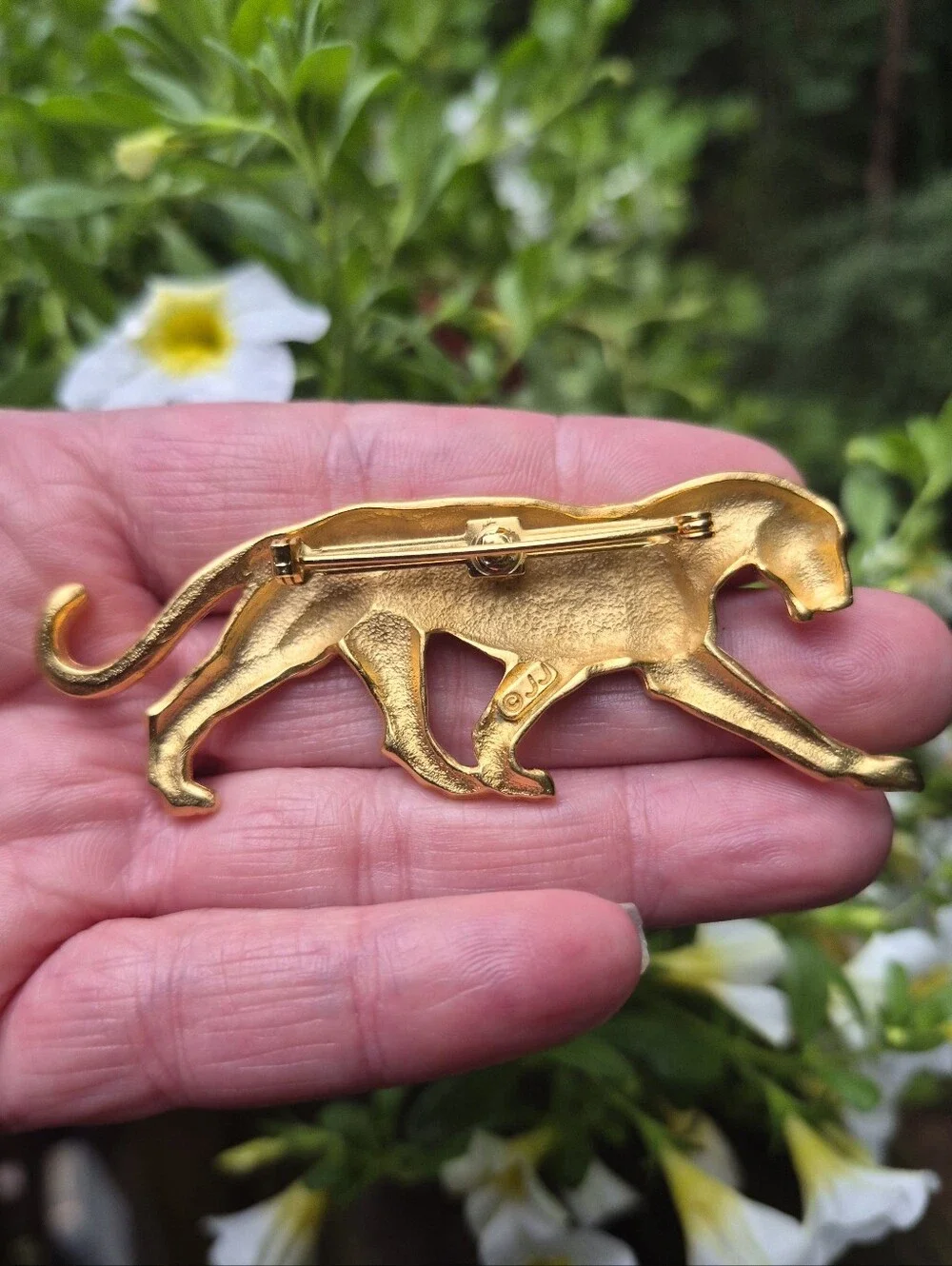JJ Jonette Jewelry Vintage 80s Panther Big Cat Statement Gold Tone Brooch 3.25